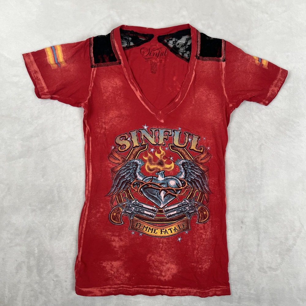Sinful by Affliction T-Shirt Womens M Red Femme Fatale Winged Heart Guns V-Neck